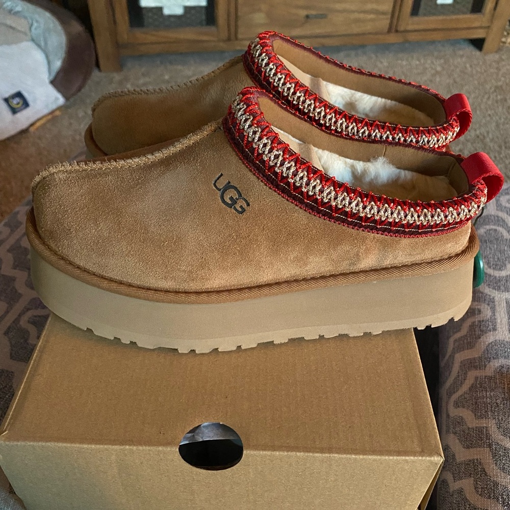 Brand new size 6 Ugg Tasman platforms.